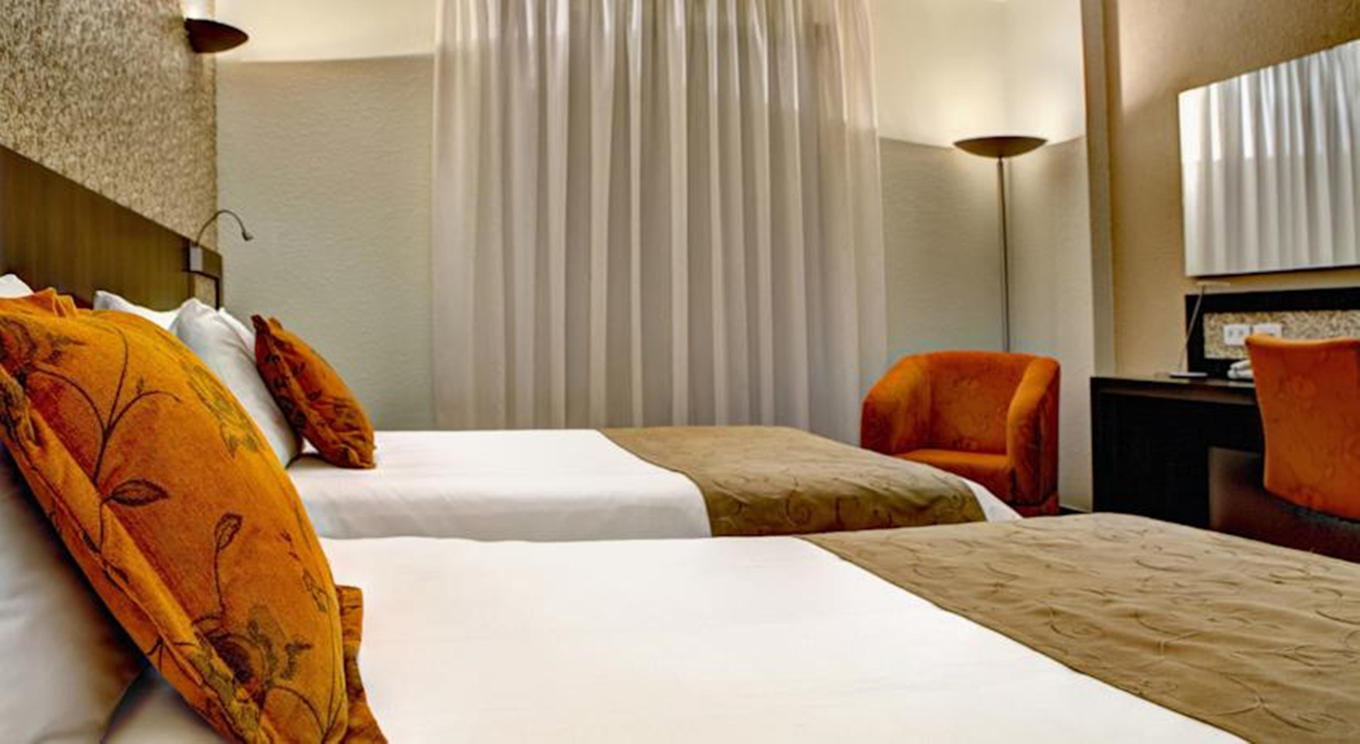 Quality Hotel Curitiba Bilik gambar