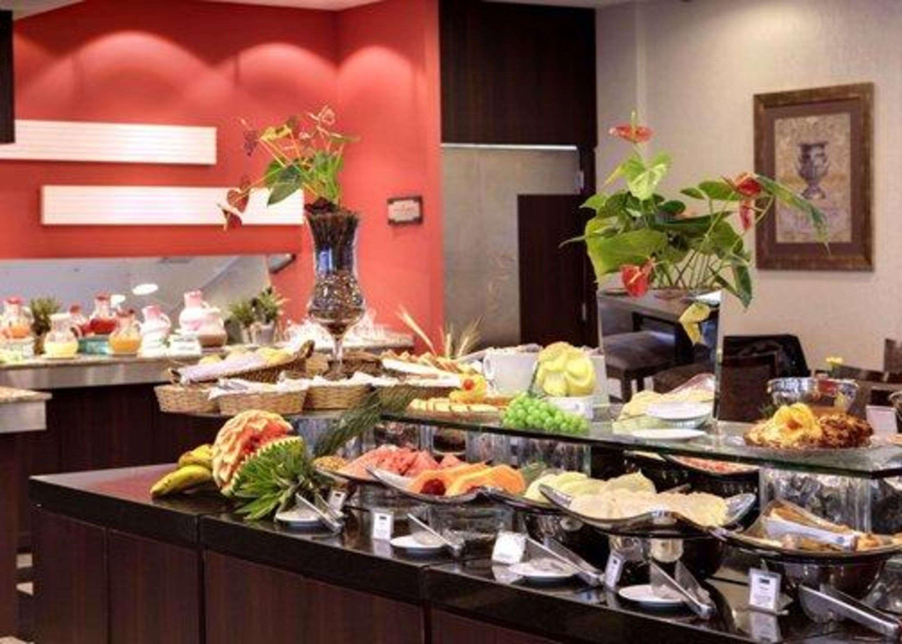 Quality Hotel Curitiba Luaran gambar