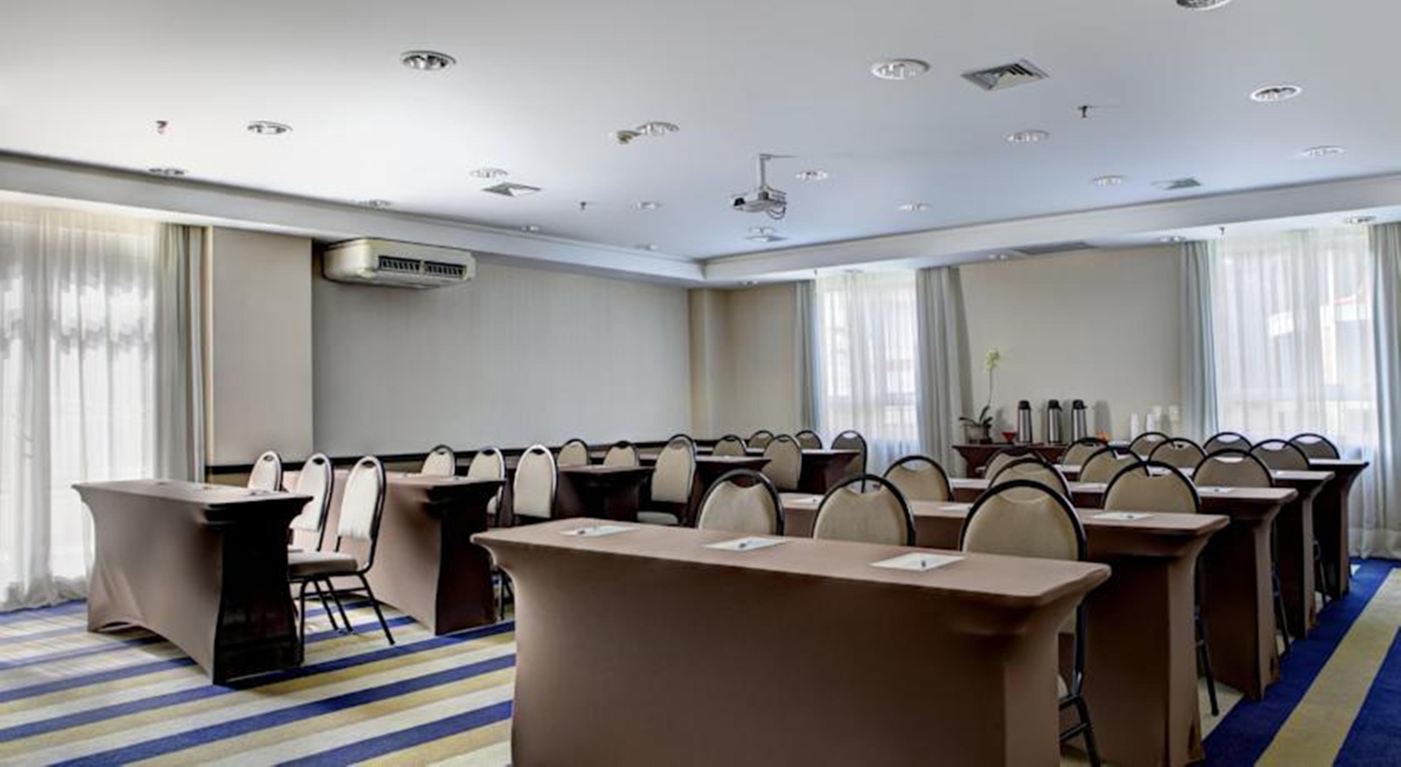 Quality Hotel Curitiba Luaran gambar